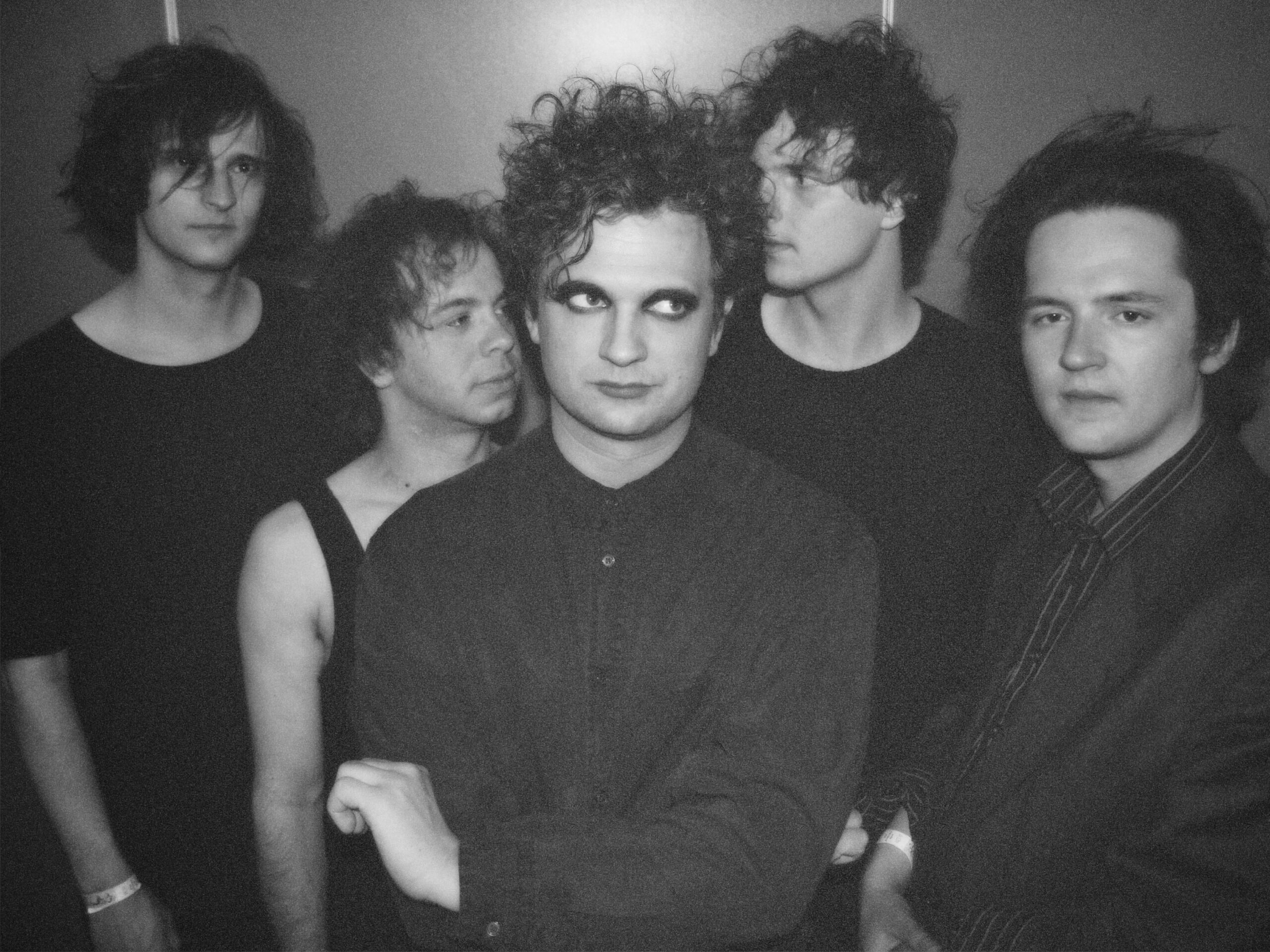 Black-Out: I Found (The Cure) + Eponymous (REM) + Mistress Of Jersey (Sisters Of Mercy)